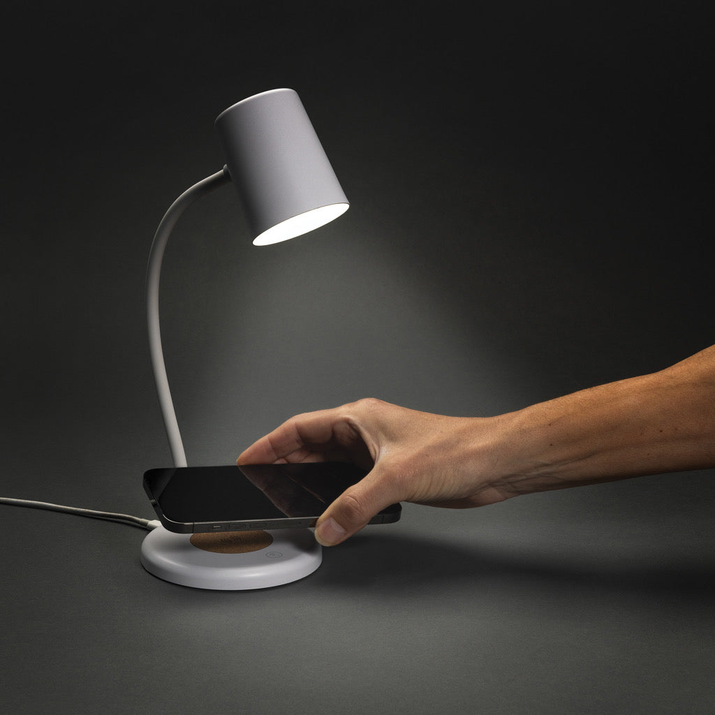 Lampada LED 3 in 1 con Altoparlante Bluetooth e Ricarica Wireless – Lampada da Tavolo Smart USB